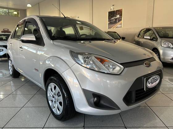 FORD FIESTA 1.6 ROCAM SEDAN 8V FLEX 4P MANUAL FORD FIESTA 1.6 ROCAM SEDAN 8V FLEX 4P MANUAL